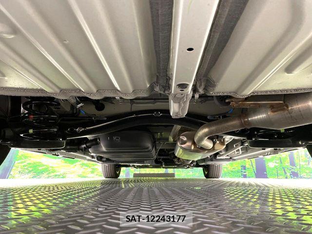 Toyota VOXY 2025-11 7021854-18