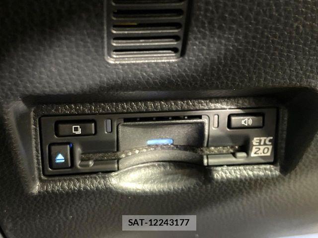 Toyota VOXY 2025-11 7021854-5