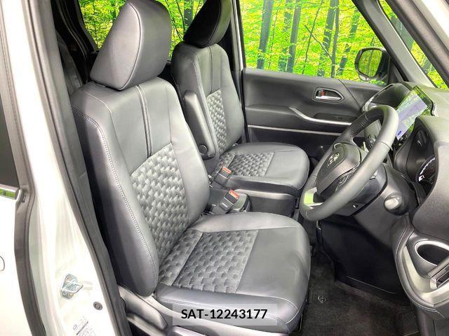Toyota VOXY 2025-11 7021854-8