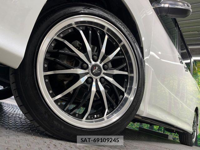 Toyota VOXY 2018-12 7021865-12
