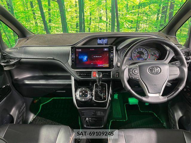 Toyota VOXY 2018-12 7021865-1