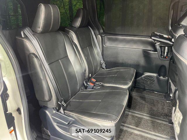 Toyota VOXY 2018-12 7021865-8