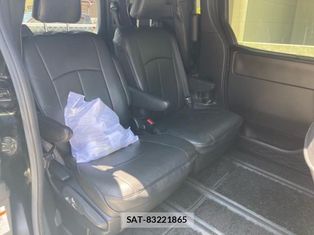 Toyota VOXY 2019-05 7021871-10