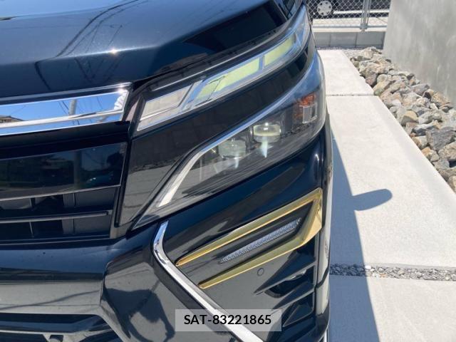 Toyota VOXY 2019-05 7021871-13