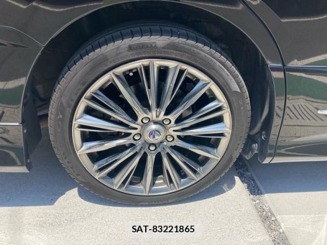 Toyota VOXY 2019-05 7021871-8