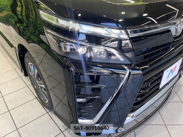 Toyota VOXY 2021-06 7021860-12