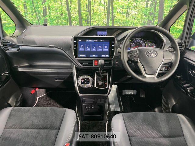 Toyota VOXY 2021-06 7021860-1