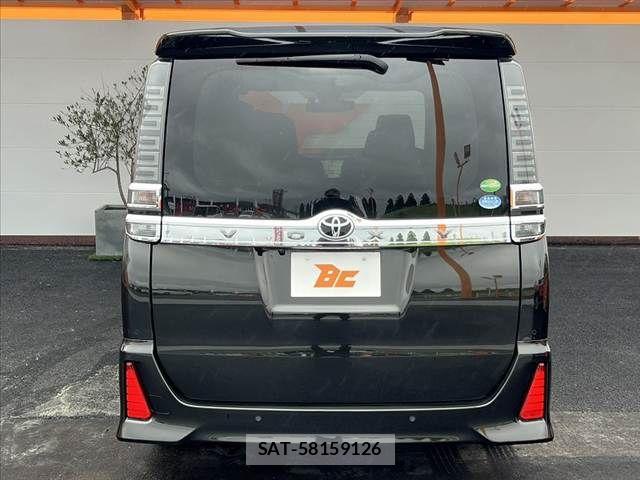 Toyota VOXY 2019-08 7021863-13