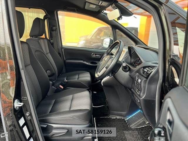 Toyota VOXY 2019-08 7021863-15