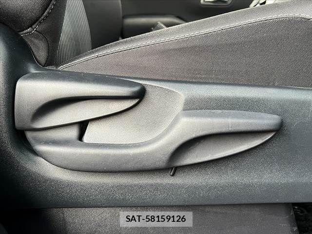 Toyota VOXY 2019-08 7021863-25
