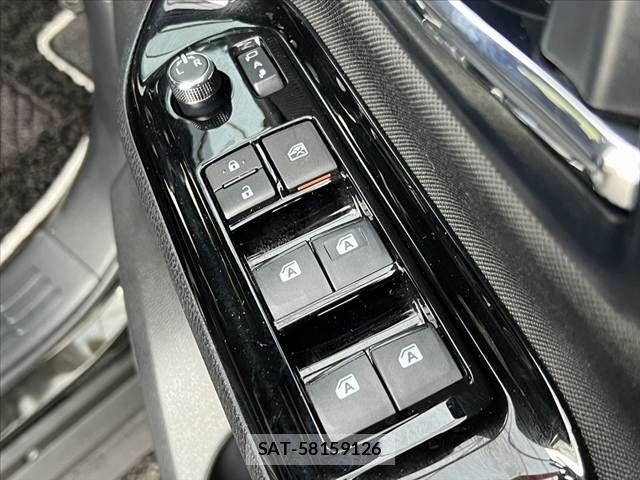 Toyota VOXY 2019-08 7021863-28