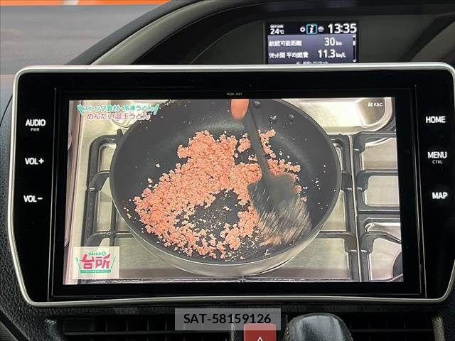 Toyota VOXY 2019-08 7021863-3
