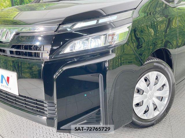 Toyota VOXY 2017-07 7061327-10
