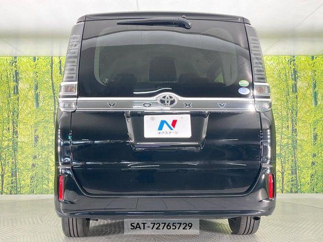 Toyota VOXY 2017-07 7061327-13