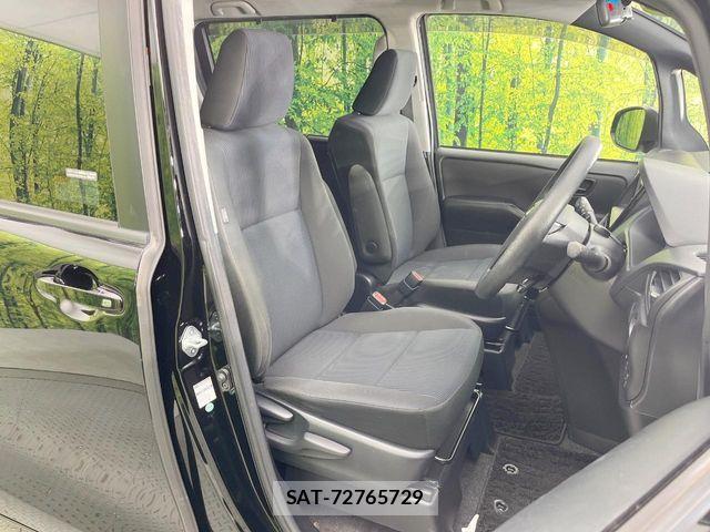 Toyota VOXY 2017-07 7061327-6