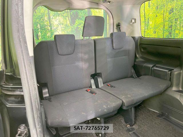 Toyota VOXY 2017-07 7061327-8