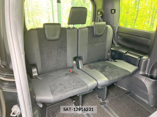 Toyota VOXY 2021-07 7061310-9