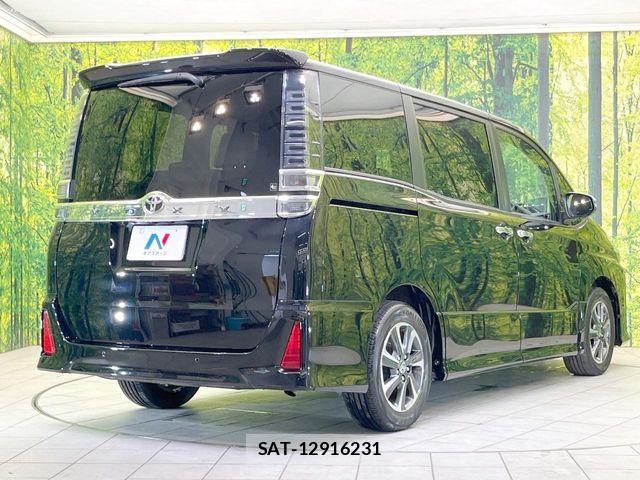 Toyota VOXY 2021-07 7061310-16
