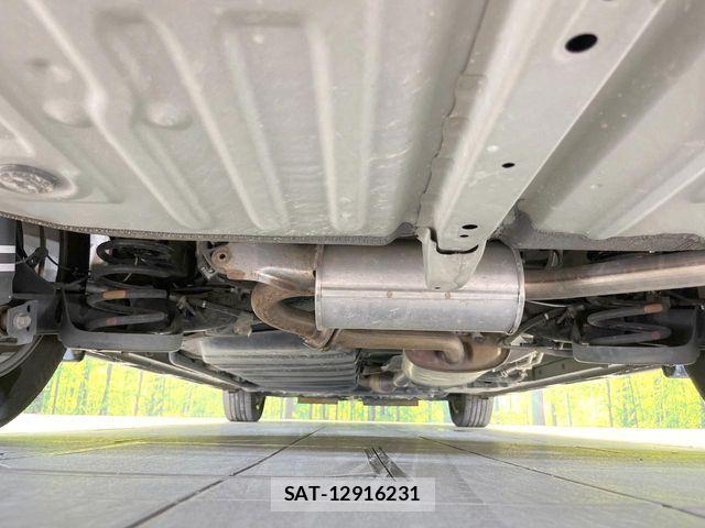 Toyota VOXY 2021-07 7061310-18