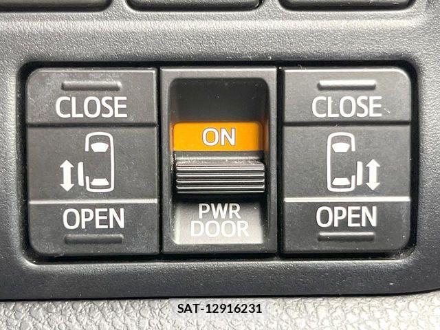 Toyota VOXY 2021-07 7061310-3
