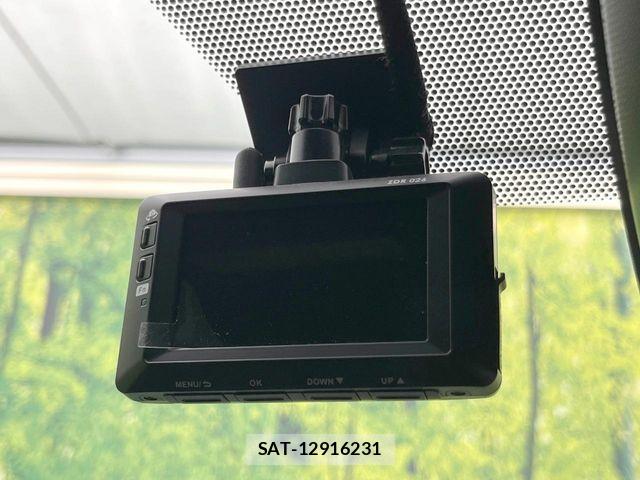 Toyota VOXY 2021-07 7061310-6