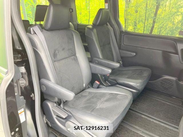 Toyota VOXY 2021-07 7061310-8