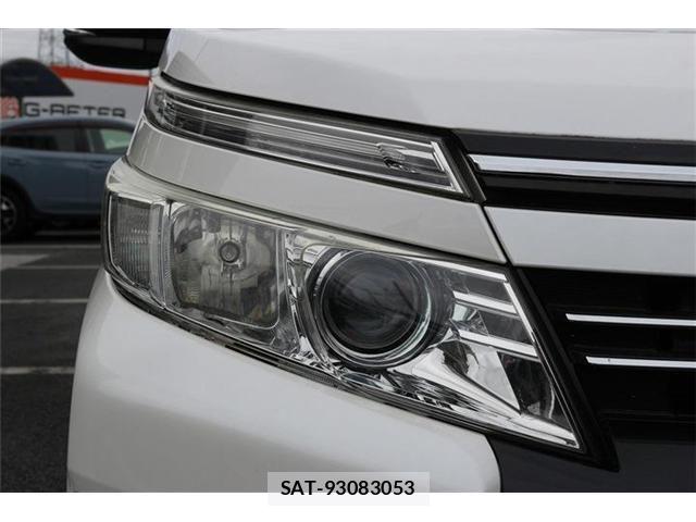 Toyota VOXY 2016-05 7061326-11