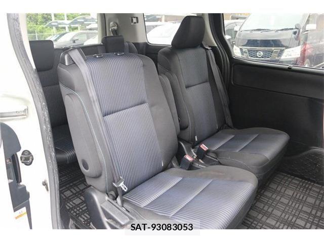 Toyota VOXY 2016-05 7061326-15
