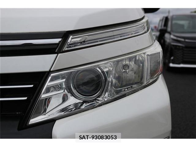 Toyota VOXY 2016-05 7061326-25