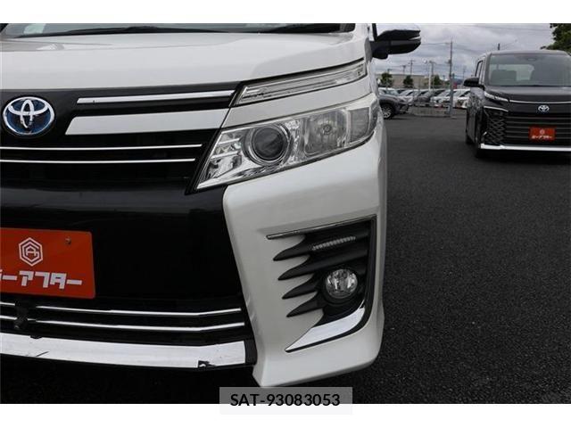 Toyota VOXY 2016-05 7061326-27