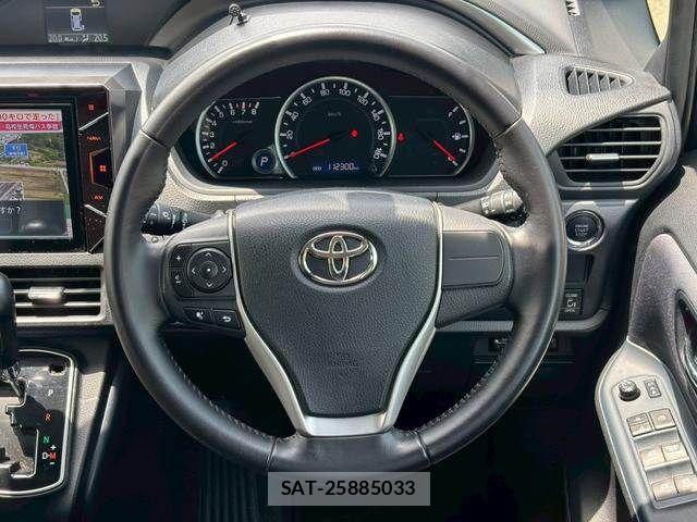 Toyota VOXY 2015-12 7061328-10