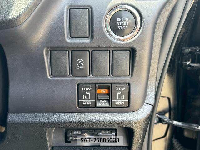 Toyota VOXY 2015-12 7061328-12