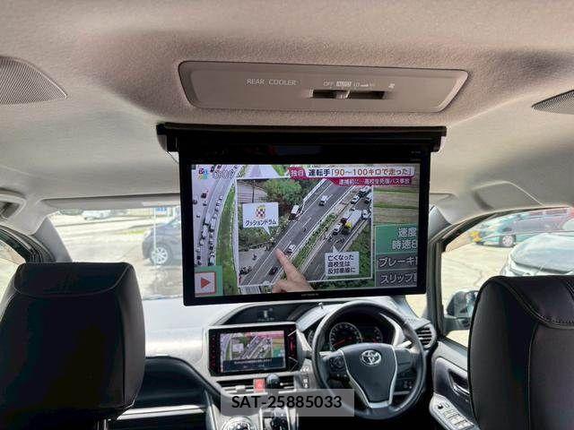 Toyota VOXY 2015-12 7061328-13