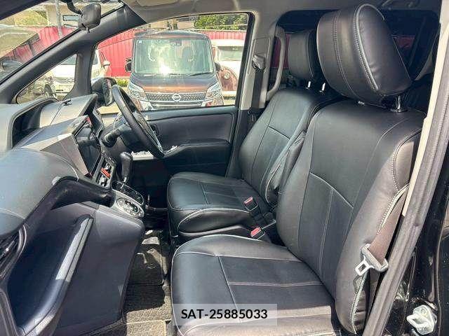 Toyota VOXY 2015-12 7061328-14