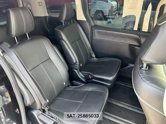 Toyota VOXY 2015-12 7061328-15