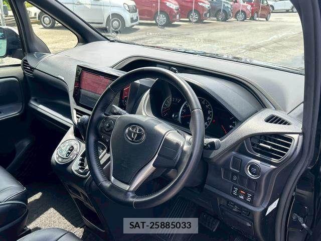 Toyota VOXY 2015-12 7061328-25