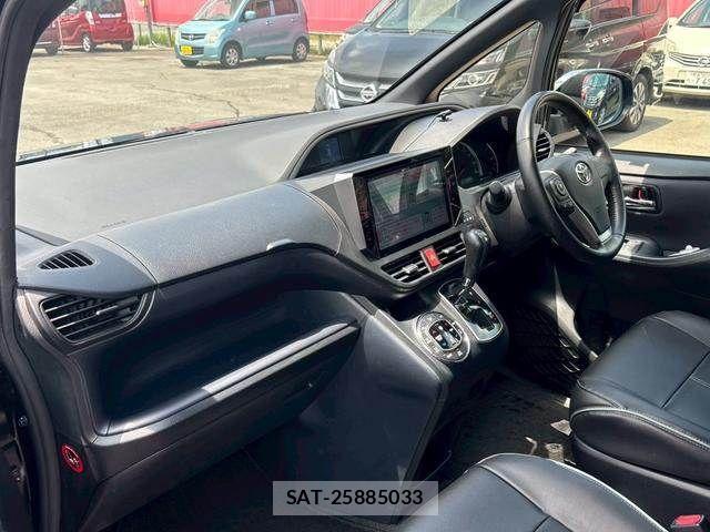 Toyota VOXY 2015-12 7061328-28