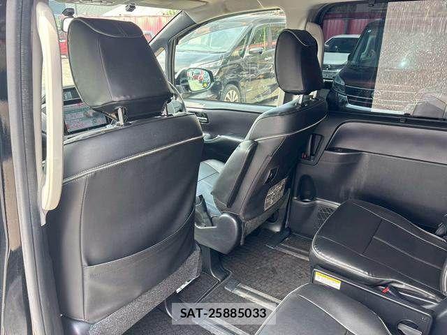 Toyota VOXY 2015-12 7061328-29