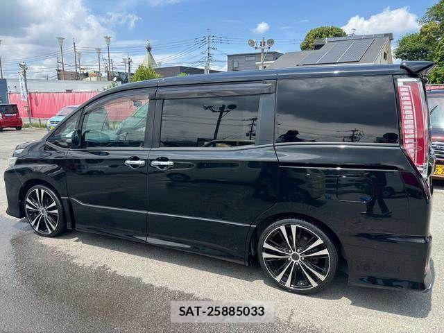 Toyota VOXY 2015-12 7061328-3