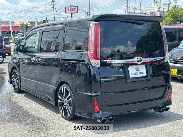 Toyota VOXY 2015-12 7061328-4