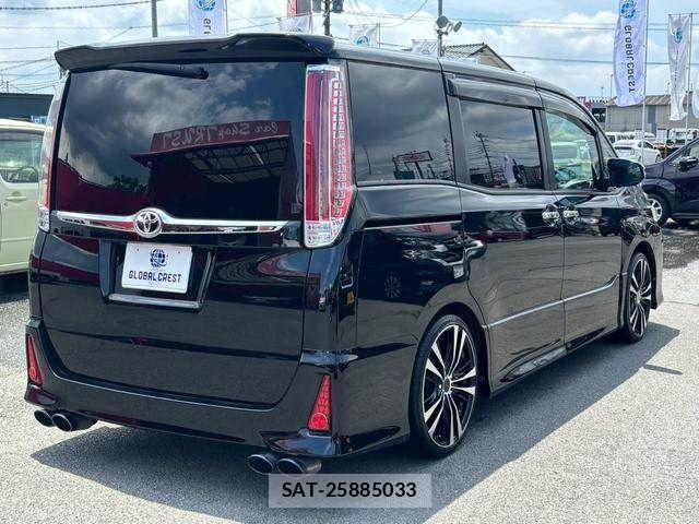 Toyota VOXY 2015-12 7061328-5