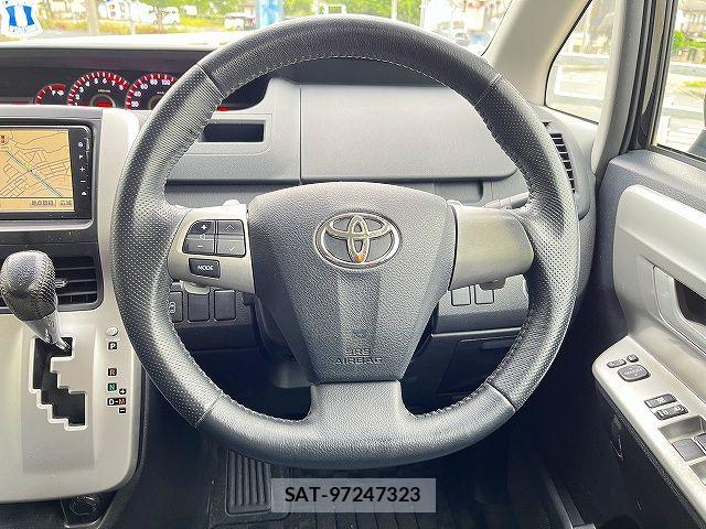 Toyota VOXY 2011-02 7061331-13