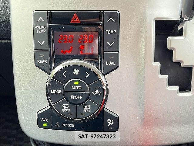 Toyota VOXY 2011-02 7061331-14