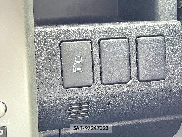 Toyota VOXY 2011-02 7061331-21