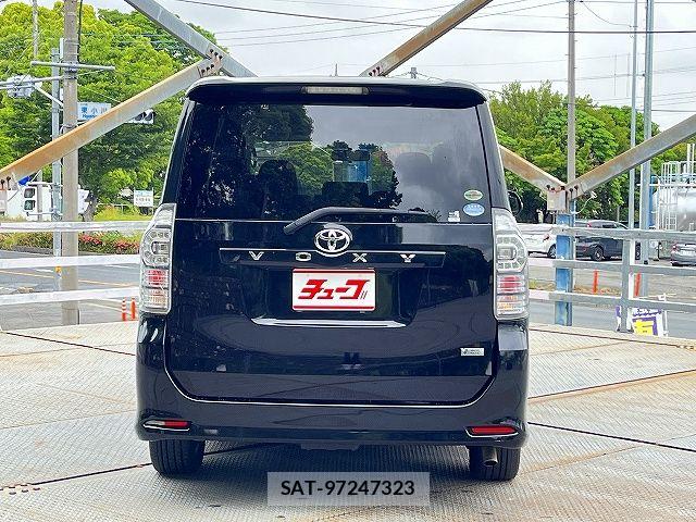Toyota VOXY 2011-02 7061331-22