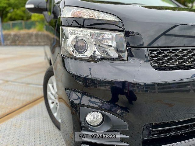 Toyota VOXY 2011-02 7061331-24