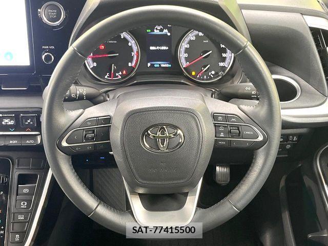 Toyota VOXY 2022-12 7061307-11
