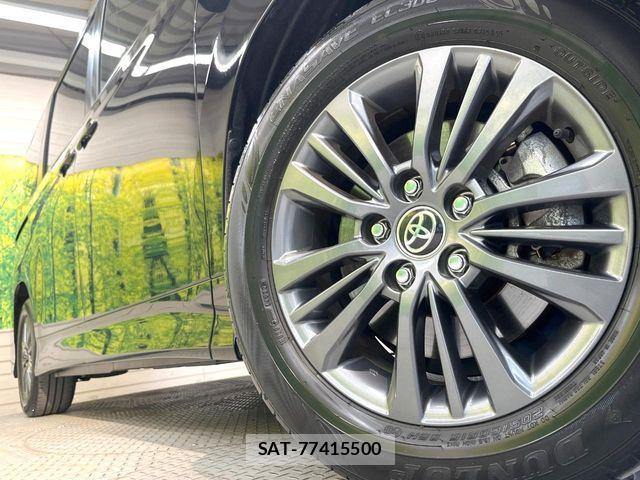 Toyota VOXY 2022-12 7061307-13
