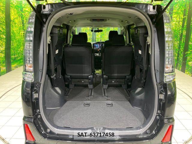 Toyota VOXY 2015-04 7061324-10
