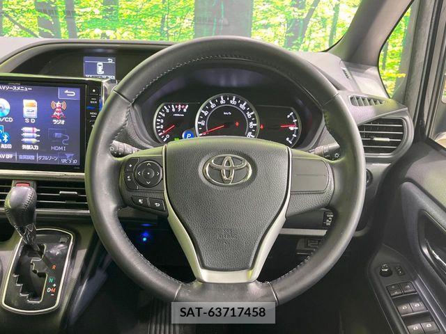 Toyota VOXY 2015-04 7061324-11